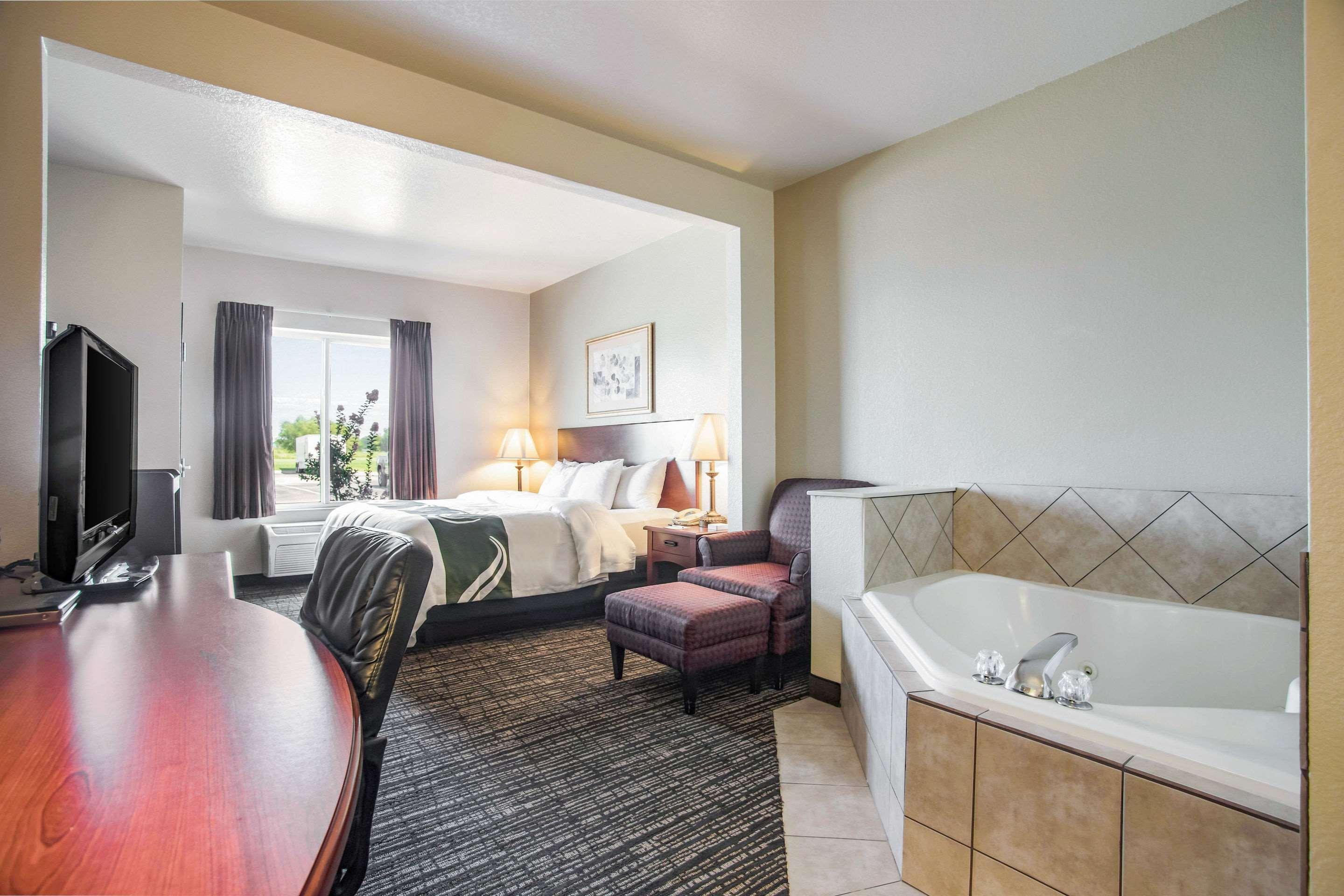 Quality Inn Parsons North Eksteriør bilde