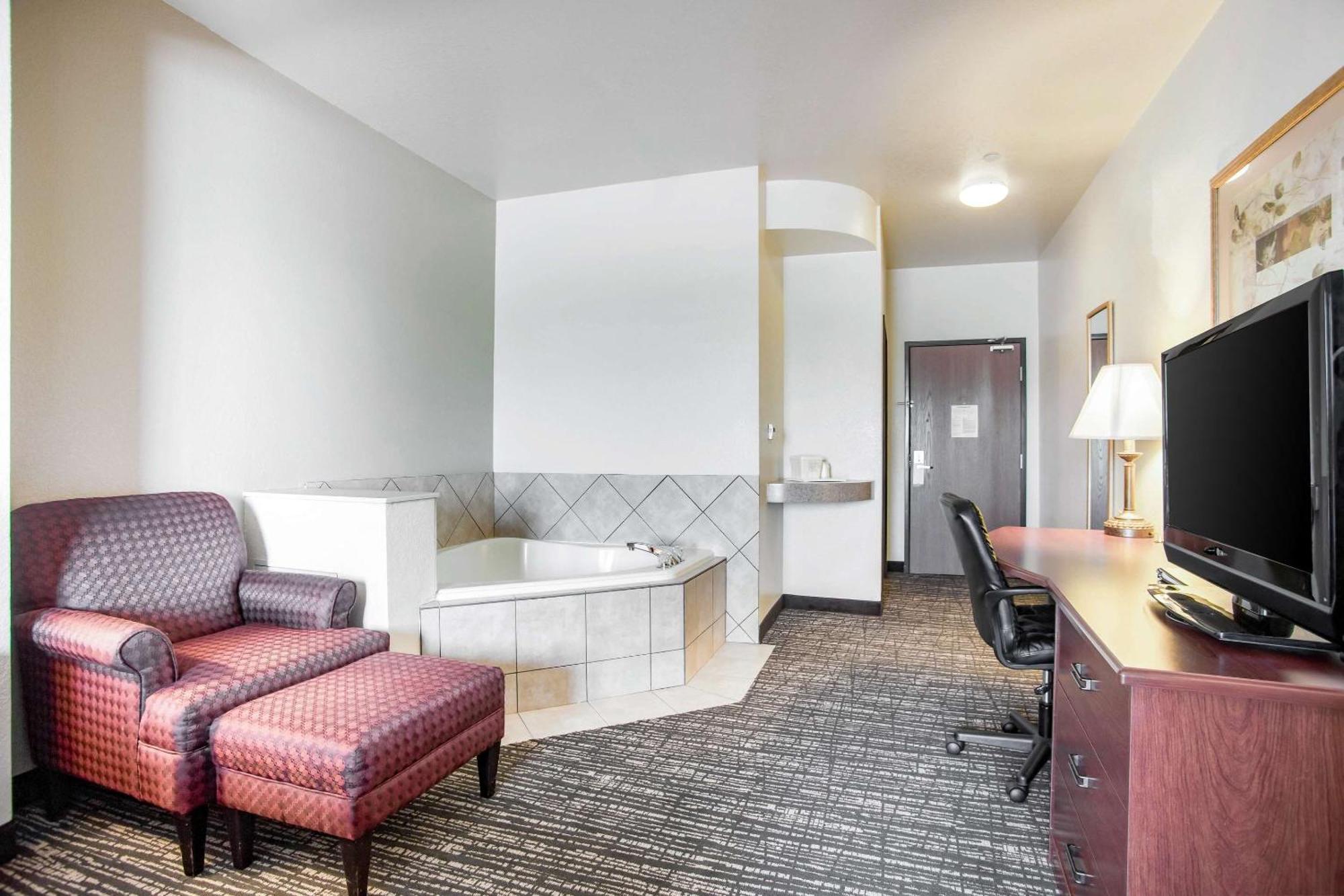 Quality Inn Parsons North Eksteriør bilde